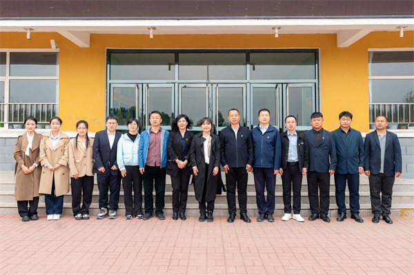 4.合影.jpg